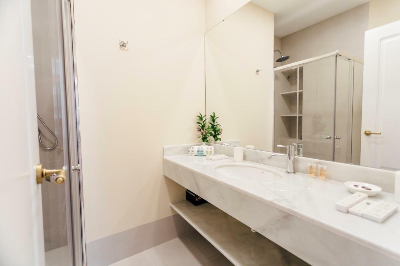 Stylish And Wide- 3Bdr 3Bth- Los Remedios Σεβίλλη Εξωτερικό φωτογραφία